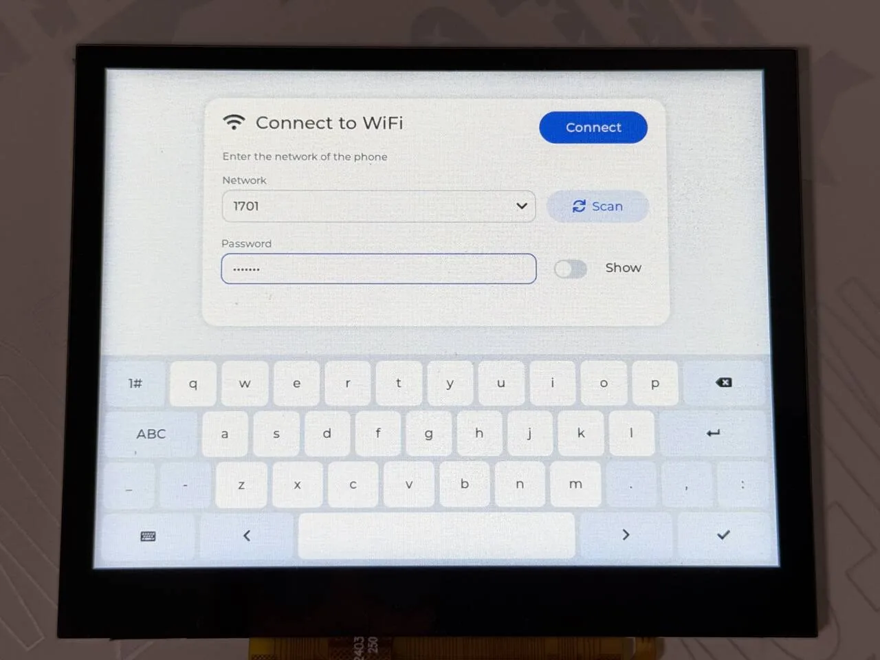WiFi 设置表单:网络下拉框、Scan 按钮、密码输入框和屏幕键盘